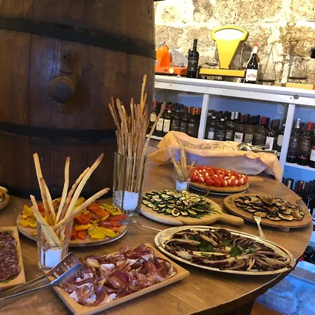 Antico Borgo La Commenda Lägenhetshotell 3*