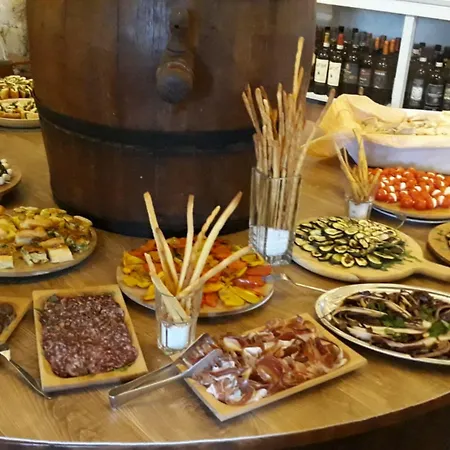 Aparthotel Antico Borgo La Commenda 3*