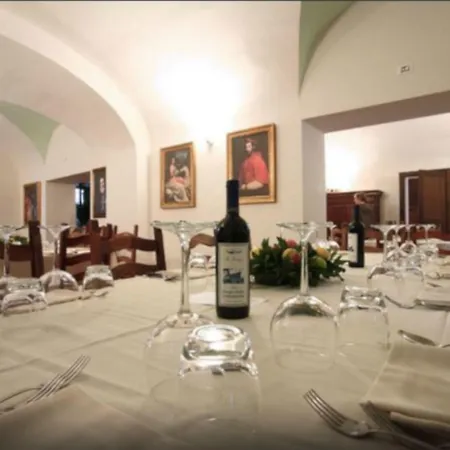 Apartahotel Antico Borgo La Commenda