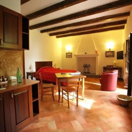 Lägenhetshotell Antico Borgo La Commenda 3*