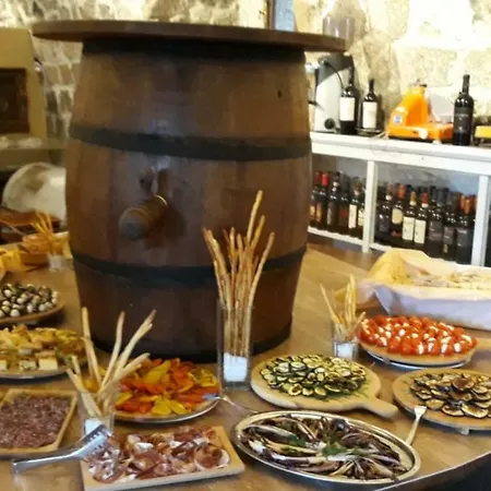 Antico Borgo La Commenda Aparthotel 3*