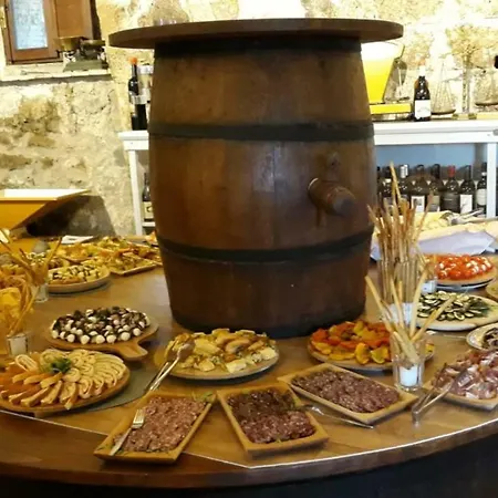 Antico Borgo La Commenda Lägenhetshotell 3*